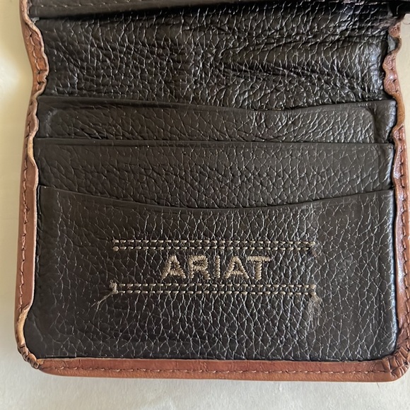 ARIAT Trifold Leather Wallet - Picture 5 of 7